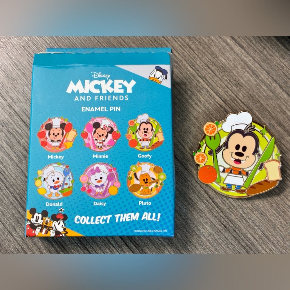 Disneys Mickey and Friends Blind Box Pin- Goofy
